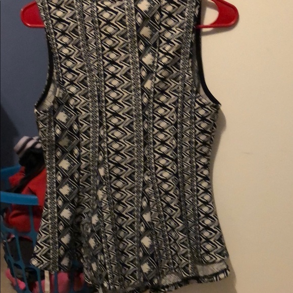 Deb Black and White Tank - Picture 4 of 4